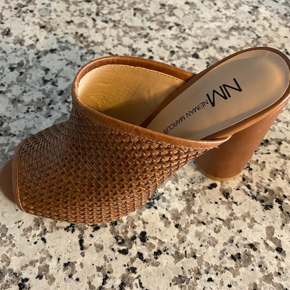 NM NEIMAN MARCUS DRESS SHOES. - Picture 2 of 5